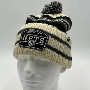 Brooklyn Nets Pom Wintermütze '47 Brand schwarz beige NBA Patch Strick Wintermütze - Bild 1 von 9