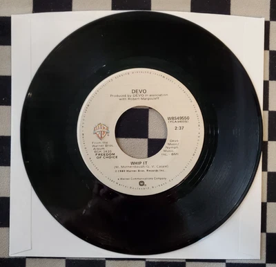 Whip It / Turn Around 7" 45 by Devo vinyl 1980 VG WBS49550 Warner Bros. Records Foto 1 de 2