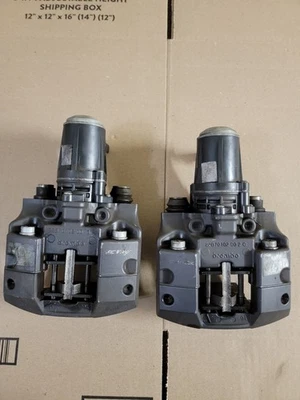 Pinza de freno Brembo trasera izquierda y derecha OEM TESLA MODELO S 12-20 1021252-00-G#9 Foto 1 de 4