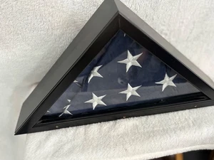 AMERIKANISCHE FLAGGE GEFLOGEN ÜBER AL DHAFRA LUFTWAFFENSTÜTZPUNKT 7. MÄRZ 2008 - Bild 1 von 5