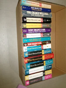Mary Higgins Clark-Author (A Collection of 16 Standalone Books) Lot 7268 - Picture 1 of 1