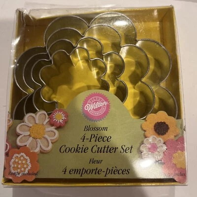 Cortadores de galletas Wilton Blossom (4 piezas) de acero inoxidable. Formas de flores (1998) Foto 1 de 4