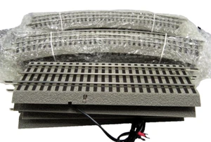 NEW - LIONEL FASTRACK 40x60 OVAL - 8-Curves, 4-Straight - One w/Power Connection - Picture 1 of 1