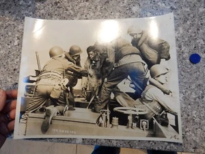 MARINES IWO JIMA LARGE REAL PHOTOGRAPH ORIGNAL AUTHENTIC PRESS WW2 AMERICAN D - Picture 1 of 9
