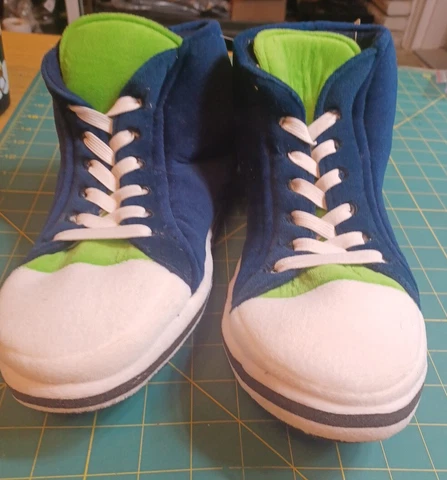 Seattle Seahawks Houseshoes Men’s Size 9-10 Forever Collectibles NWT Cover