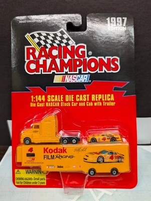 Camión transportador y coche 1997 Sterling Marlin Kodak Racing Champions 1:144 #4 Foto 1 de 4