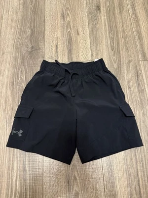 Under Armour Boys Black Cargo Shorts Size YXS - Image 1 of 4