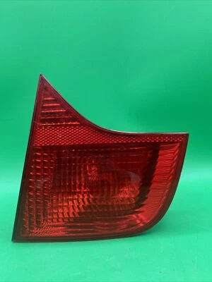 2005-2008 AUDI A4 QUATTRO - правый внутренний задний фонарь / лампа 8E5945094 - Изображение 1 из 4