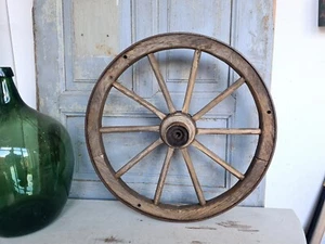 Z9328 Massives, altes Wagenrad aus Hartholz ~ Durchmesser ca. 63 cm - Bild 1 von 12