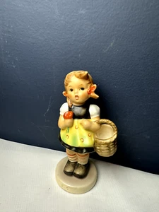 Original Hummel Girl with picnic Basket and backpack figurine 81/0 W Germany - Picture 1 of 3