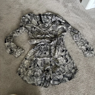 NWOT Express Romper Womens Size Small Tan Black Long Sleeve Crossover Vneck Belt - Image 1 of 4