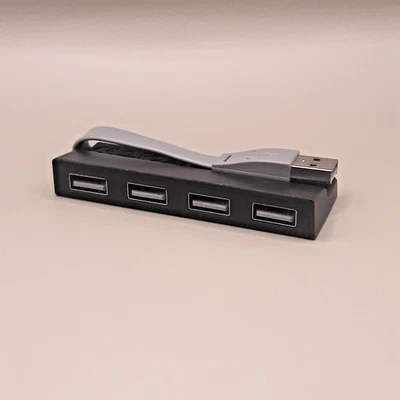 Targus 4-Port USB Hub (ACH114EU) USB 2.0 / USB-A 1 Port to 4 Splitter Adapter - Image 1 of 4