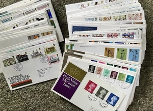 GB 80+ First Day Covers - addressed mostly 1970s - definitives & commemoratives - Picture 1 of 12