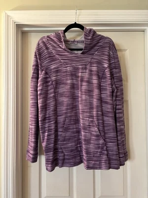 Sudadera con capucha morada ligera Foto 1 de 3