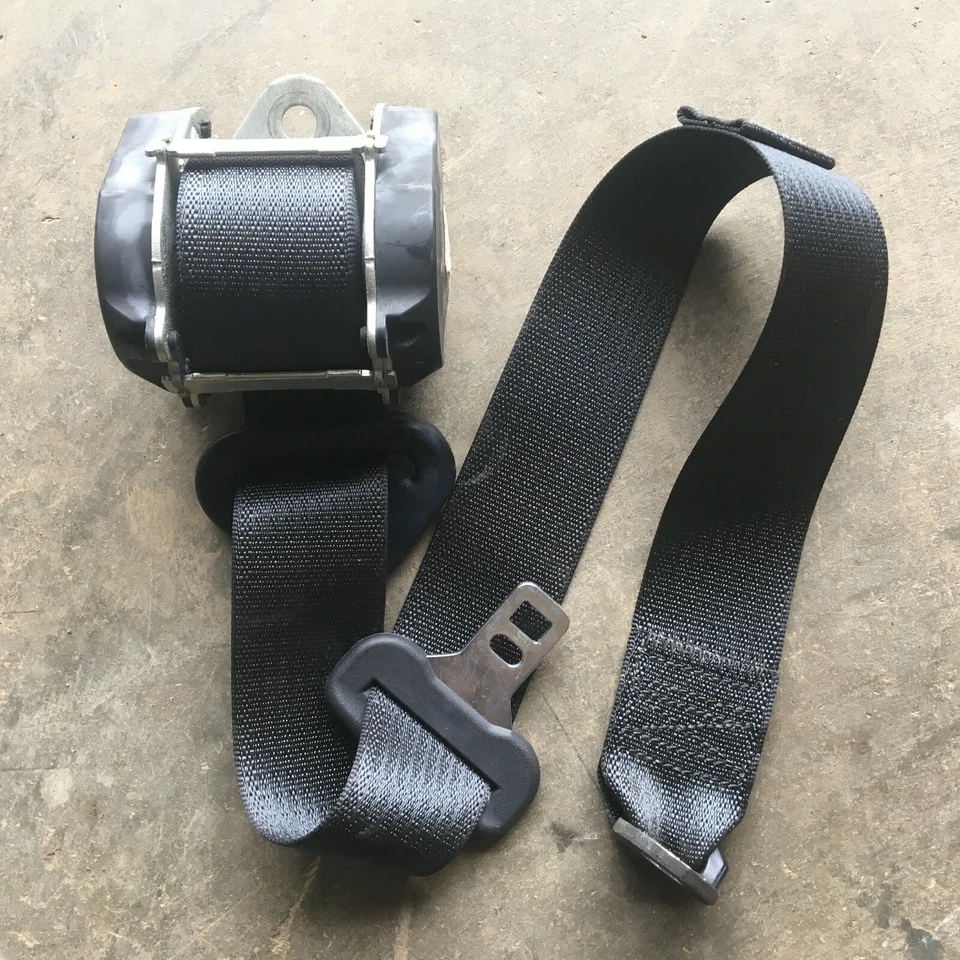 07 08 2008 Dodge Caliber pasajero derecho trasero cinturón retractor gris Foto 1 de 1