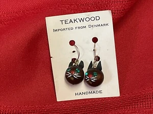 Pendientes cabeza gato madera teca vintage de Dinamarca, orejas de cuero, ojos de estrás - Imagen 1 de 3