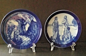 Set of 2 Vintage ''Porcelana Granada'' 1971 and 1979 CHRISTMAS 7'' Wall Plates - Picture 1 of 5