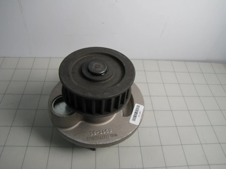 Bomba de agua del motor (sin sello) 18-1953 para Suzuki Forenza Reno NUEVO Foto 1 de 4