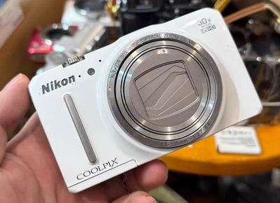 Nikon COOLPIX S9700 16.0MP WiFi 30X Wide Full HD Video Black English - Image 1 of 4