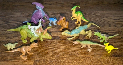 Lote de 11 Figuras de Dinosaurios Juguetes Muchos Parque Jurásico y Mundo Dinosaurio Triceratops Foto 1 de 3