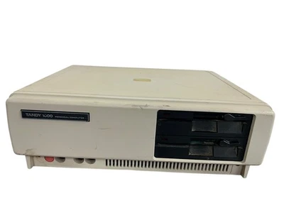 Computadora personal Tandy 1000 25-1000A enciende luz de disquete sin probar Foto 1 de 4