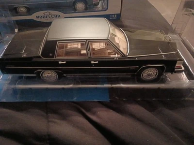1982 CADILLAC FLEETWOOD BROUGHAM BLACK 1:18 SCALE - Image 1 of 4