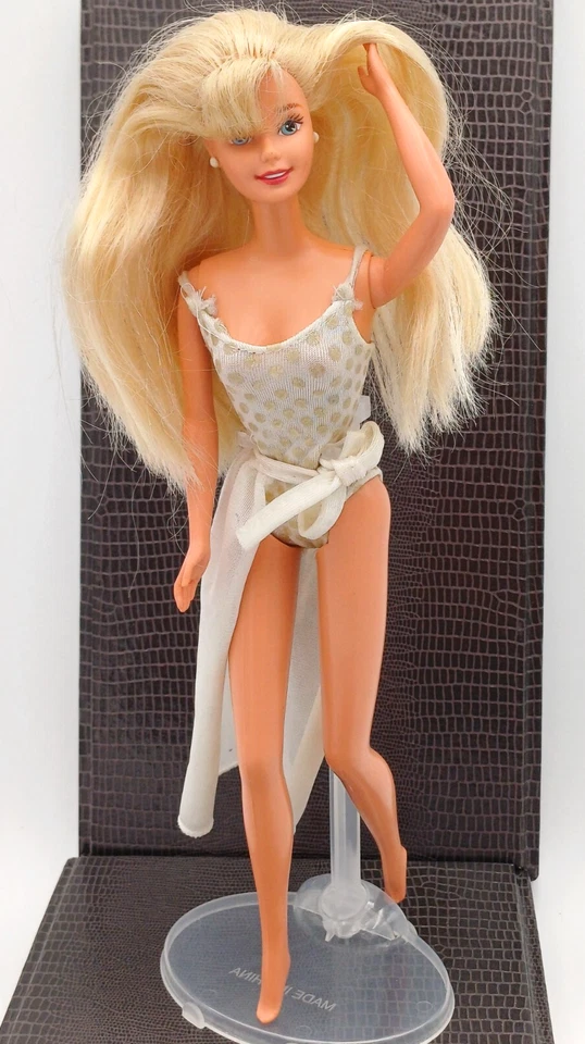 BARBIE MATTEL ANNI '80/90 CON OUTFIT DI FANTASIA - Immagine 1 di 4