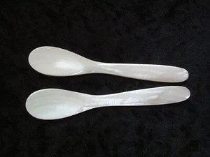 2 Designer Kaviar & Eier Perlmutt Löffel - massiv & stark - 13,5 cm  EXTRAVAGANT - Bild 1 von 2