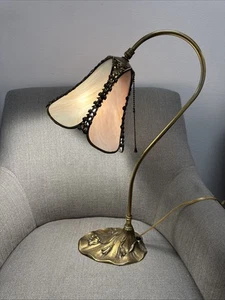 Vtg Antique Slag Glass Single Shade Brass Lamp 20.50" x 14" x 9" - Picture 1 of 10