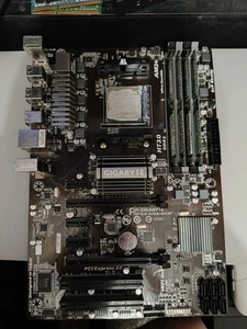 Gigabyte AM3+ Motherboard Bundle - Picture 1 of 4