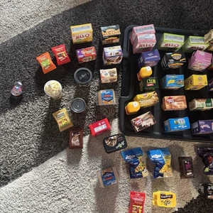 LOTE de juguetes Shopkins Real Littles figura marca de comestibles de alimentos - Imagen 1 de 12
