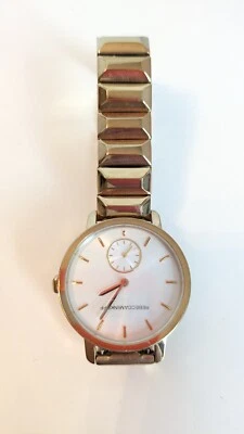 Reloj Rebecca Minkoff Movado Moment 36MM Pulsera Eslabón Pirámide BFFL Oro  Foto 1 de 4
