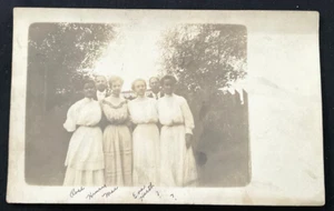 Gruppe von Damen in der Ära modisches Kleid (1907) - Vintage RPPC - Bild 1 von 2