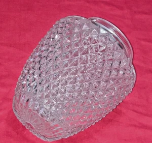 Accesorio de techo con pantalla de luz de globo de vidrio prensado Diamond Points vintage - Imagen 1 de 15