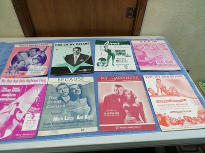 Lot Of 8 Vintage Song Books & Sheet Music For Musicals Plus - Image 1 of 4