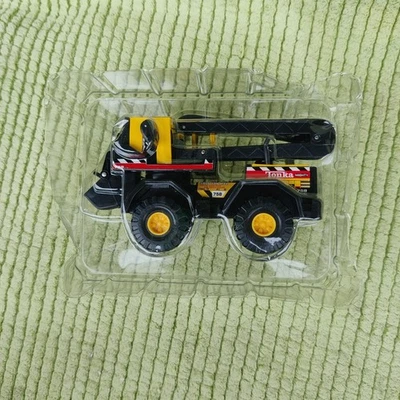 NEW Tonka Hasbro Maisto International CRANE Item # 762914 VINTAGE 2001 NIB - Image 1 of 4