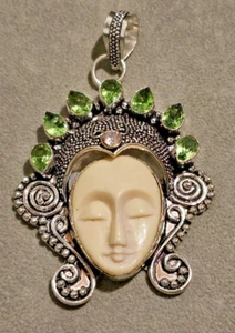 925 Sterling Silver Ivory Color Bali Goddess Pendant Green Glass Stones - Picture 1 of 10