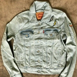 NEW Levi's Womens Trucker Jean Jacket size Medium Patched Light Wash - Picture 1 of 5