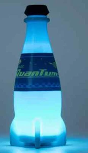 Fallout Nuka Cola Quantum Mini Illuminata Bottiglia Razzo Brillante Statua Figura - Foto 1 di 3
