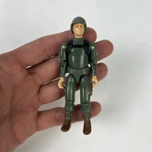 Vintage GI Joe Straight Arm Short Fuze Action Figure with Helmet 1982 - Picture 1 of 2
