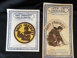 Lot ~ 2 Vintage 1950s Davy Crockett ACME Iron-on Patch Emblems on Original Cards - Picture 1 of 10