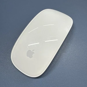 Apple Magic Gen 1 Bluetooth Wireless Mouse . AA batteries included ~SHIPS FREE - Picture 1 of 4