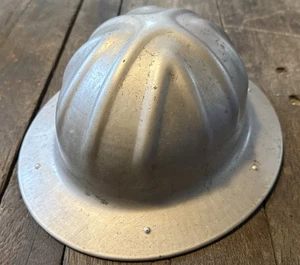 Cappello rigido e fodera di sicurezza in alluminio vintage B.F. Mc Donald Co - Foto 1 di 9