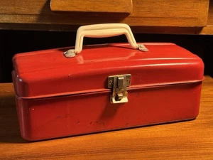 Vintage Red White Handle Tackle Box Tool Box Arts and Crafts Storage Mid Century - Picture 1 of 11