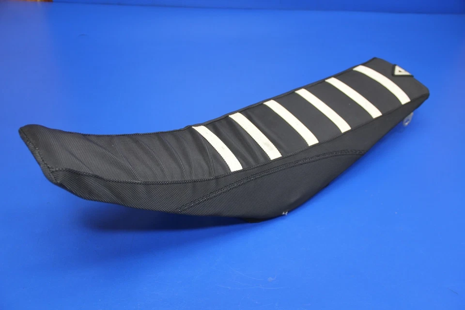 1999 99-02 KX250 KX 250 Main Seat Saddle Pan Pad Foam Base Mounts Cover - Image 1 of 4