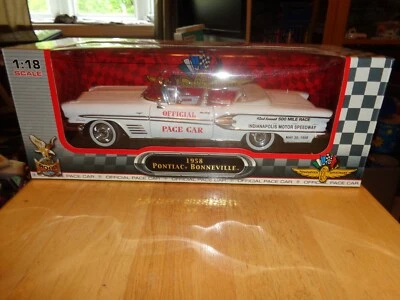 Road Signature 1958 Pontiac Bonneville Indianapolis 500 Pace Car 1:18 Scale NIB - Image 1 of 3