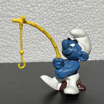 ANGLER FISHING SUPER SMURF RARE Vintage 1979 PVC Figure FISHERMAN WILD CATCH - Image 1 of 4