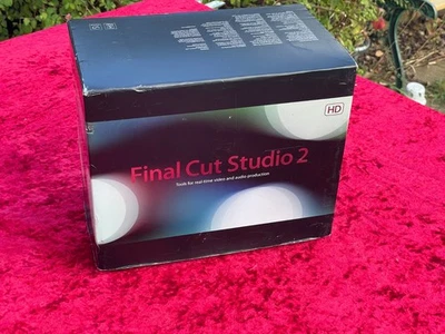 Apple Final Cut Studio 2 Pro 6 Editing Software Complete with Manuals - Image 1 of 4
