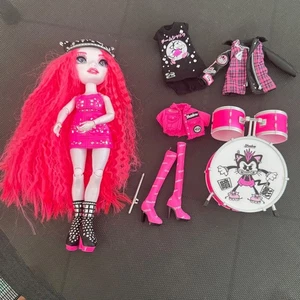 Rainbow High Shadow High Mara Pinkett Doll Rock Band Drum Set Outfit EUC - Picture 1 of 8