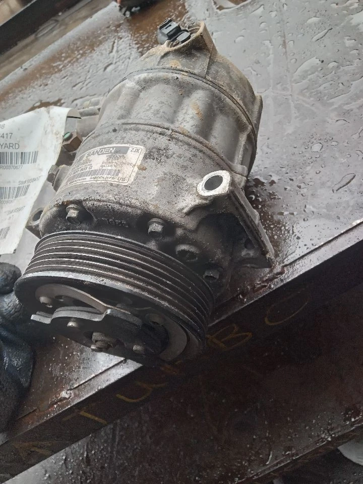 Used A/C Compressor fits: 2012 Volkswagen Jetta exc. City Sdn 2.0L gasoline engi Foto 1 de 4